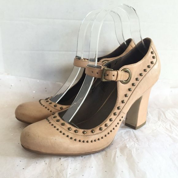 B Makowsky Tan Leather Studded Mary Jane Pump Heels -Size 8 Sasha Round Toe Y2K - Picture 6 of 11